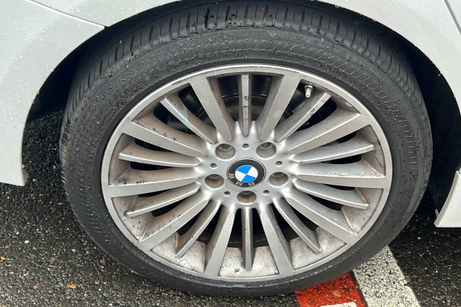 Thumbnail: 2015 BMW 3 Series - 13