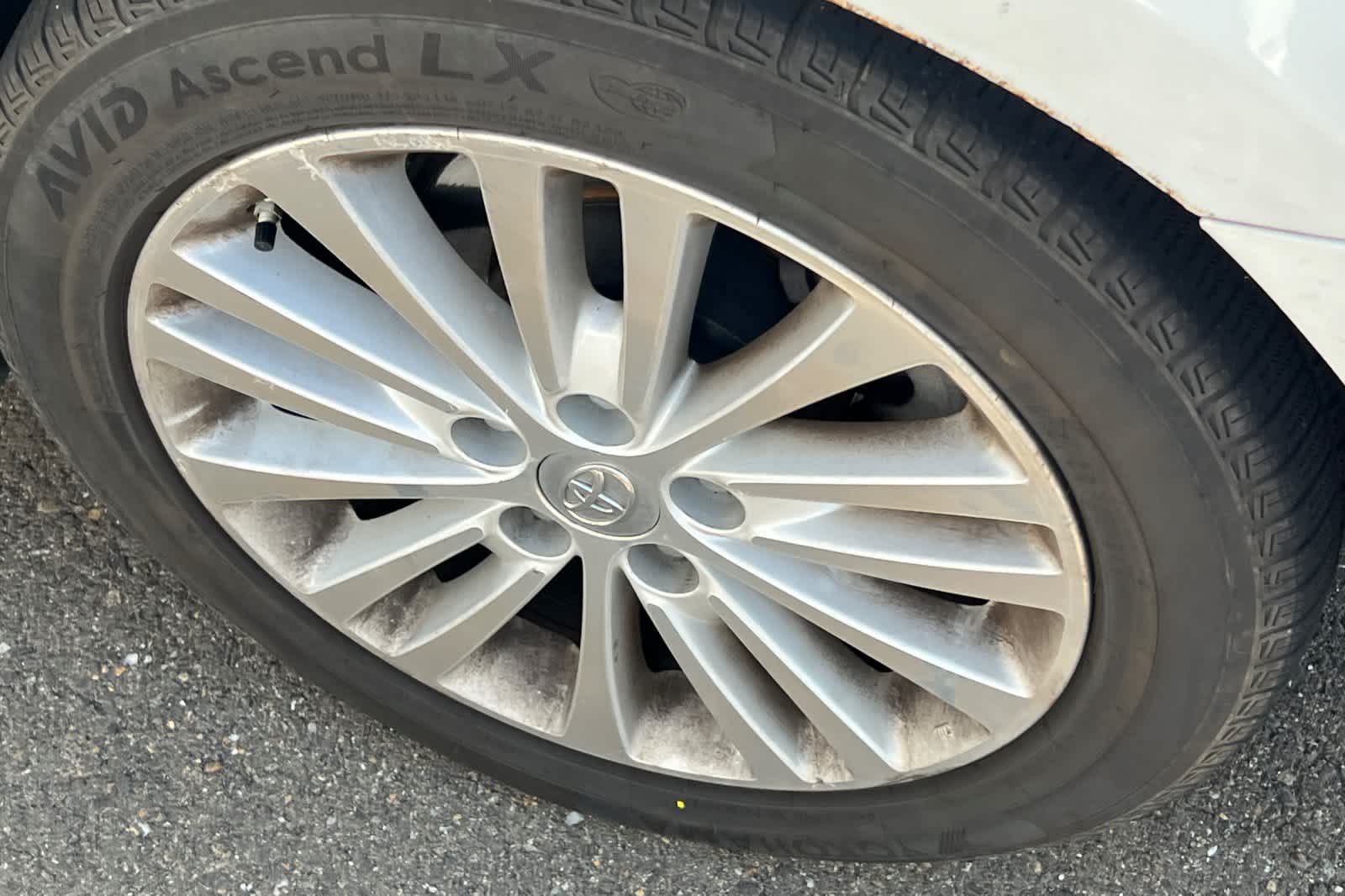 Thumbnail: 2013 Toyota Avalon - 18