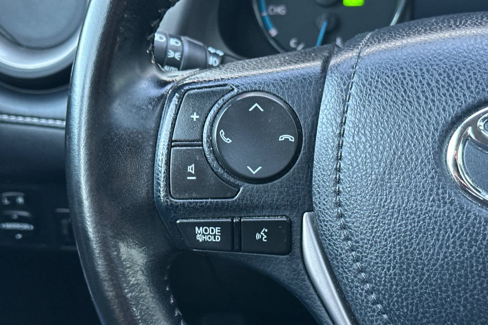 Thumbnail: 2018 Toyota RAV4 - 26