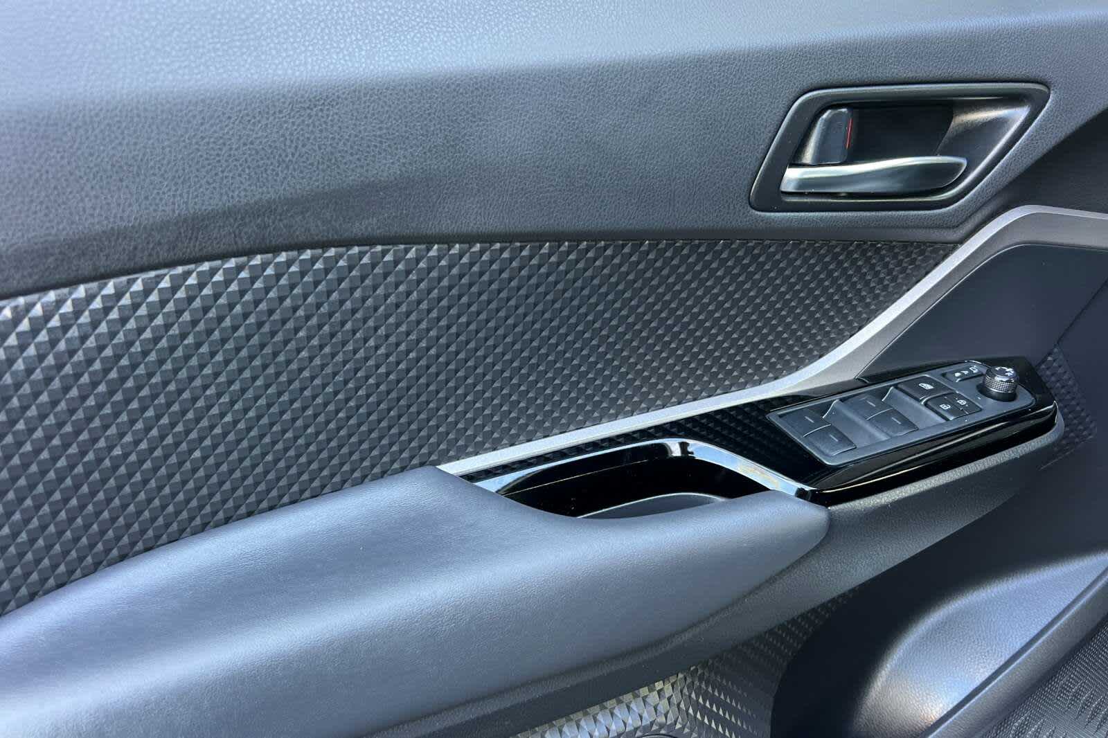 Thumbnail: 2022 Toyota C-HR - 12