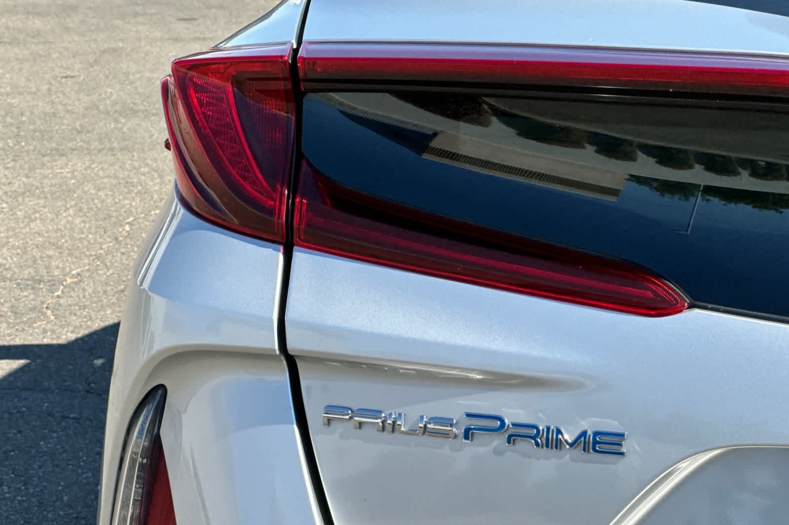 2018 Toyota Prius Prime Plus 29