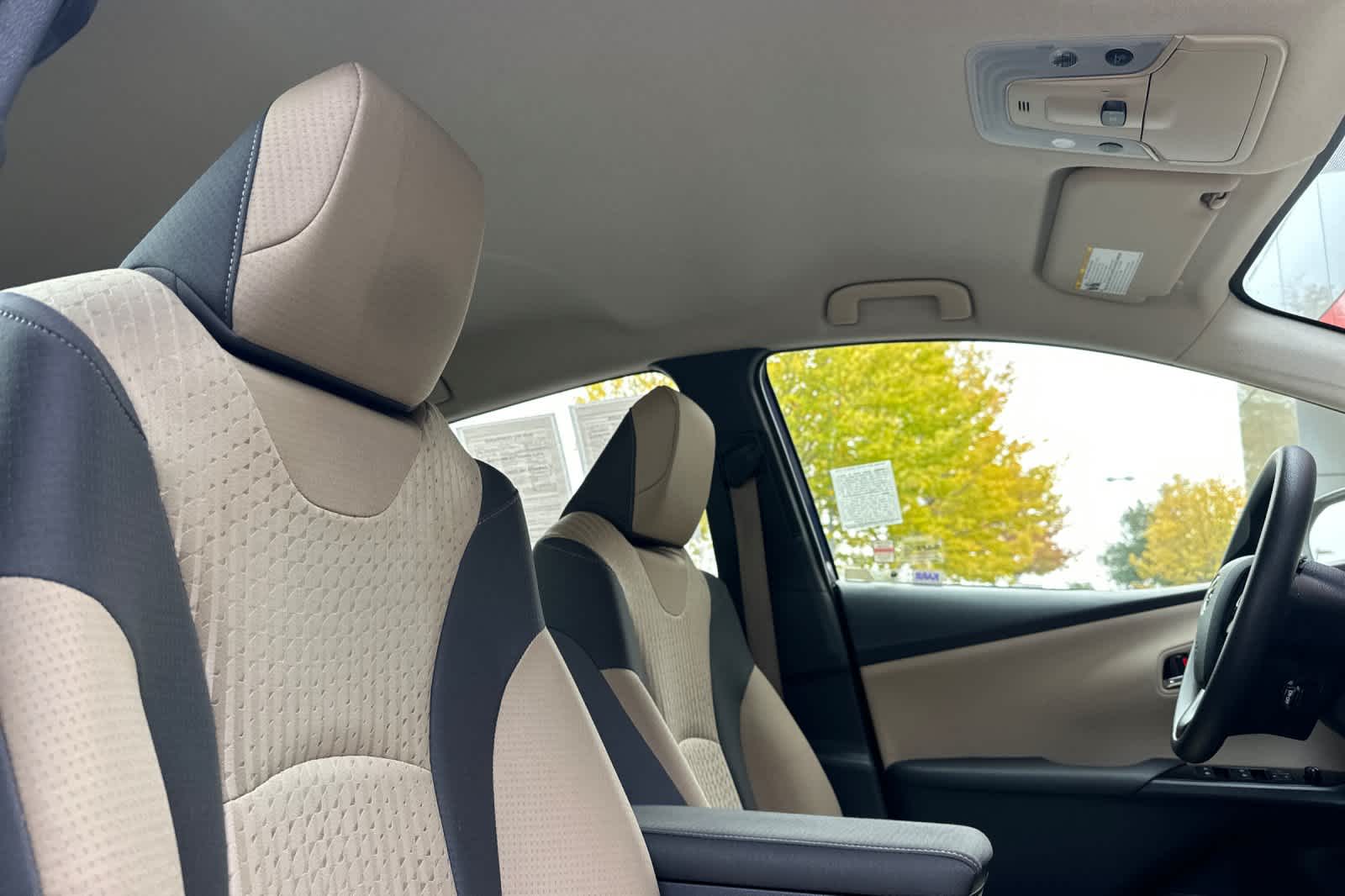 Thumbnail: 2016 Toyota Prius - 18