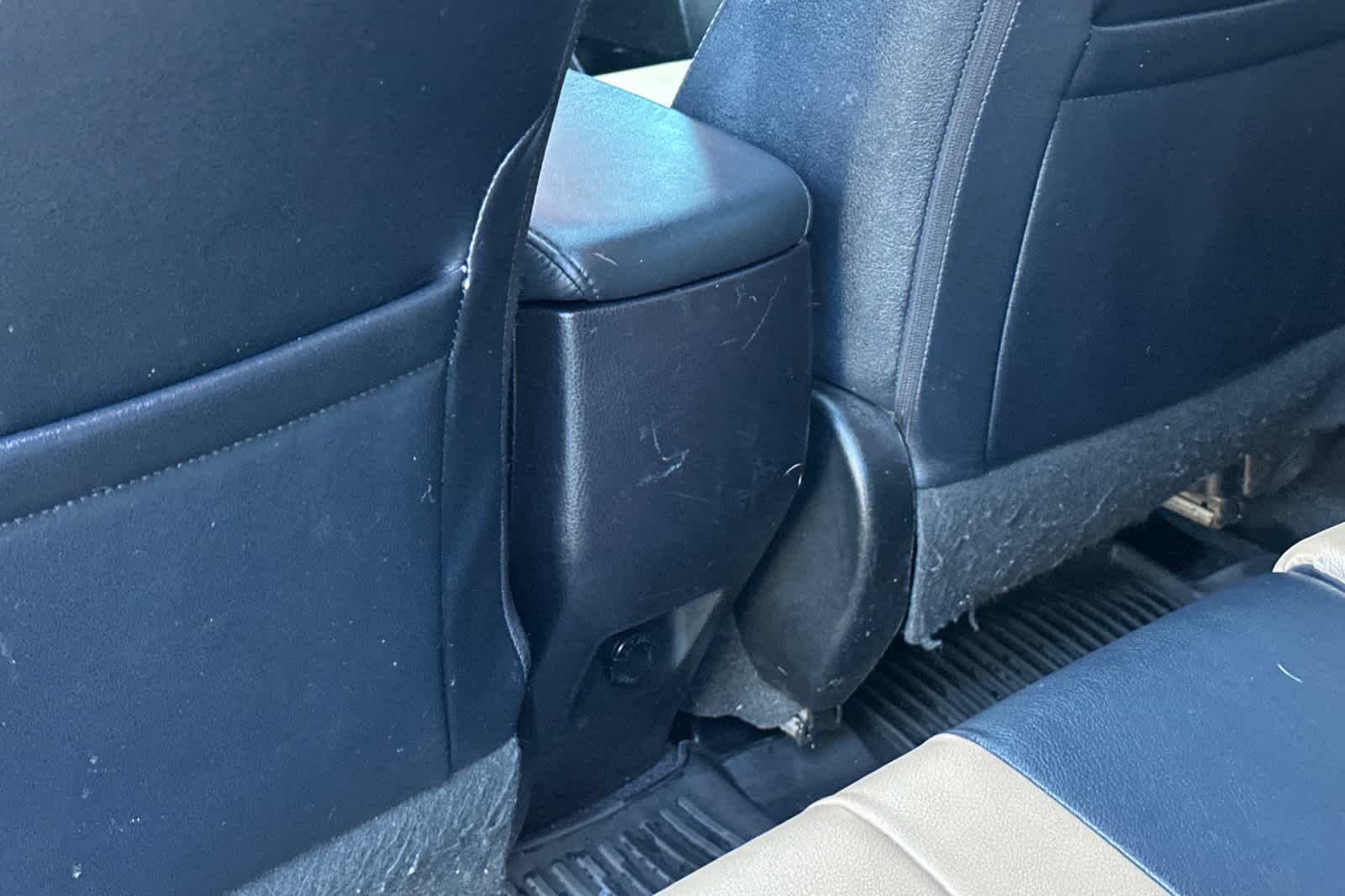 Thumbnail: 2016 Toyota RAV4 - 14