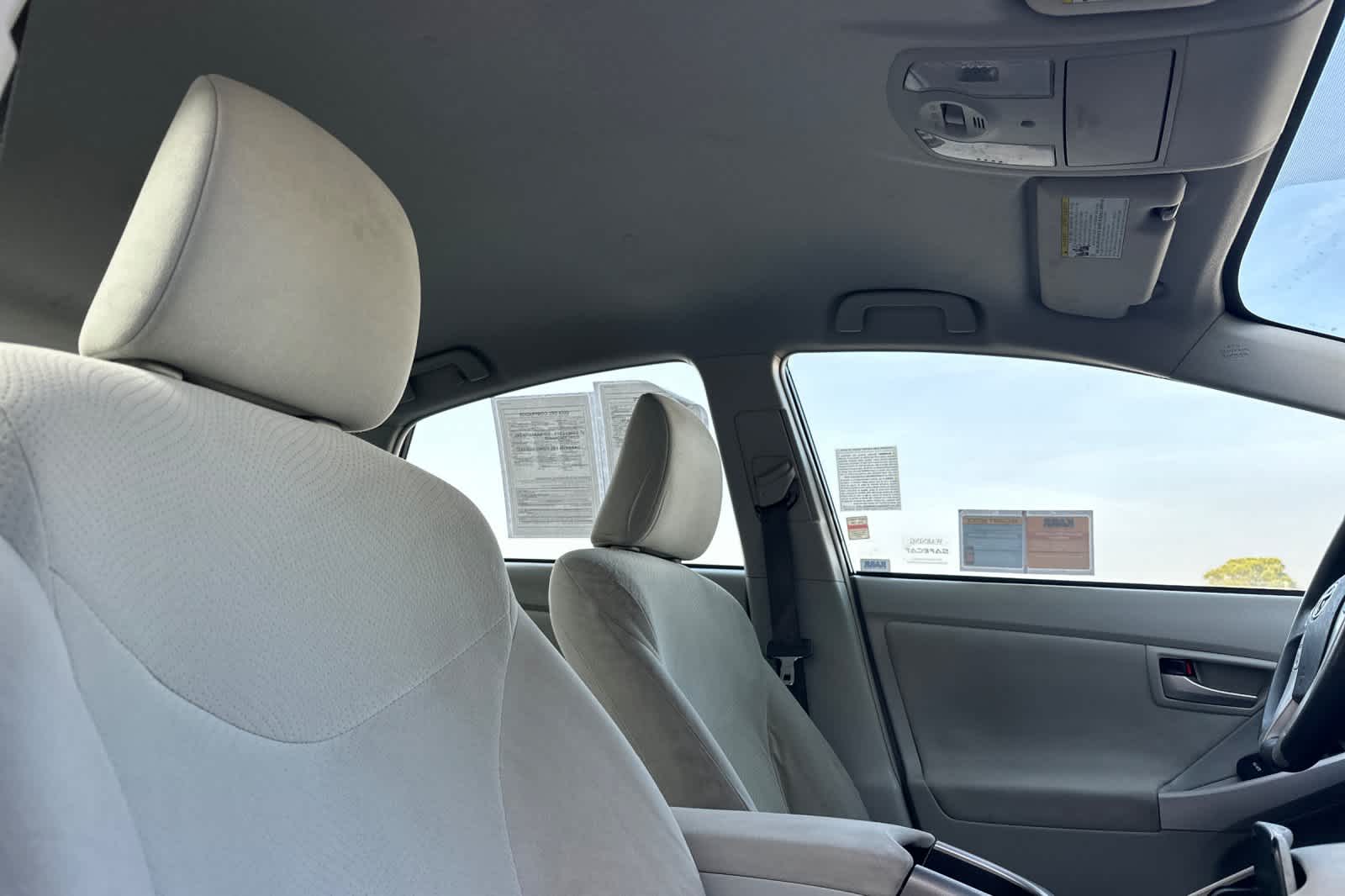 Thumbnail: 2012 Toyota Prius - 17