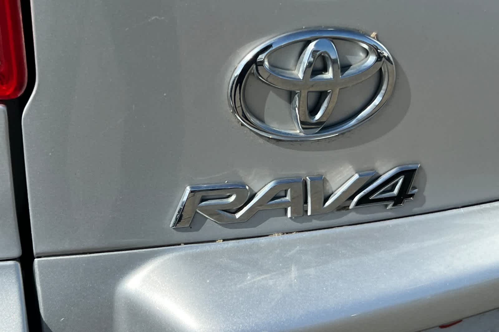 Thumbnail: 2011 Toyota RAV4 - 21