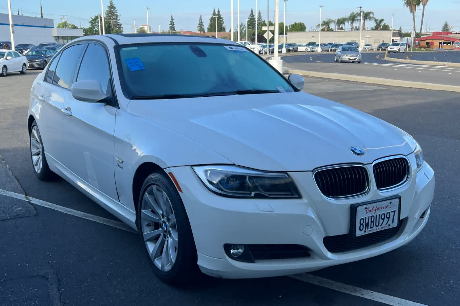 Thumbnail: 2011 BMW 3 Series - 3