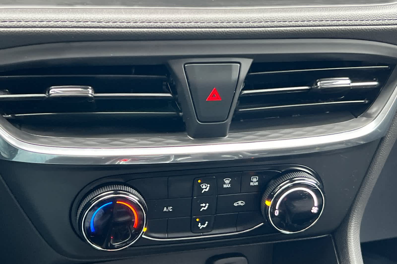 Thumbnail: 2025 Buick Encore GX - 21