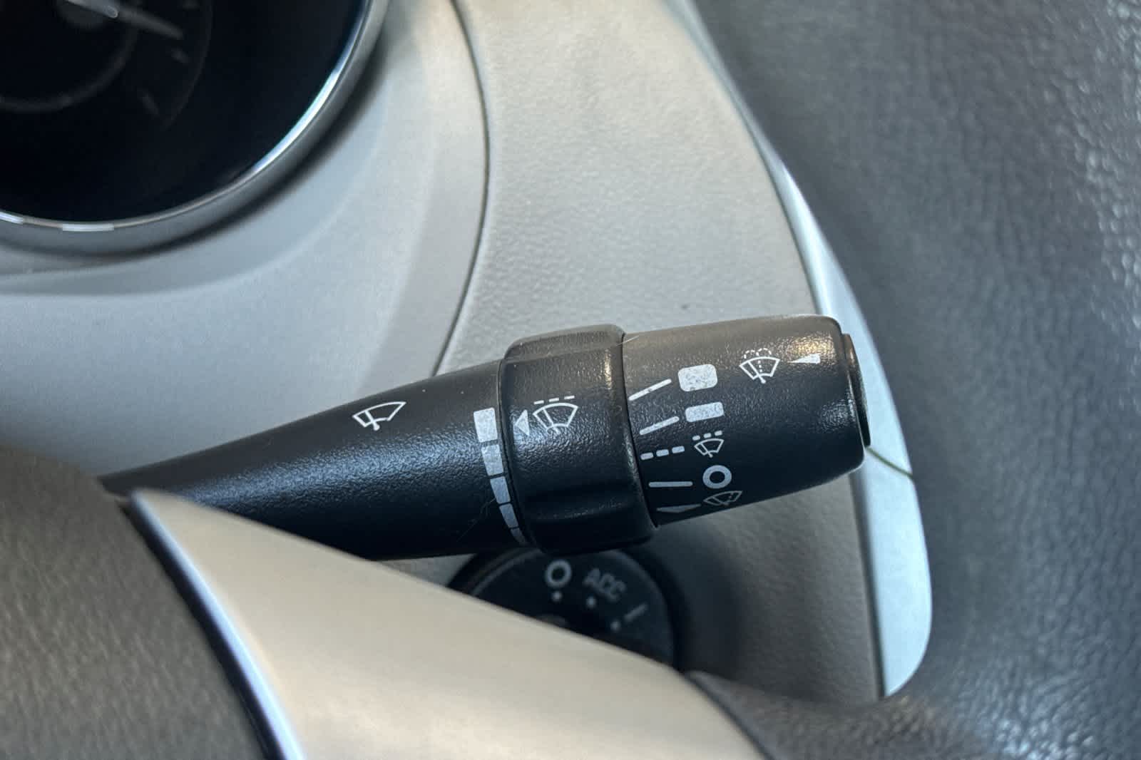 Thumbnail: 2012 Chevrolet Malibu - 23