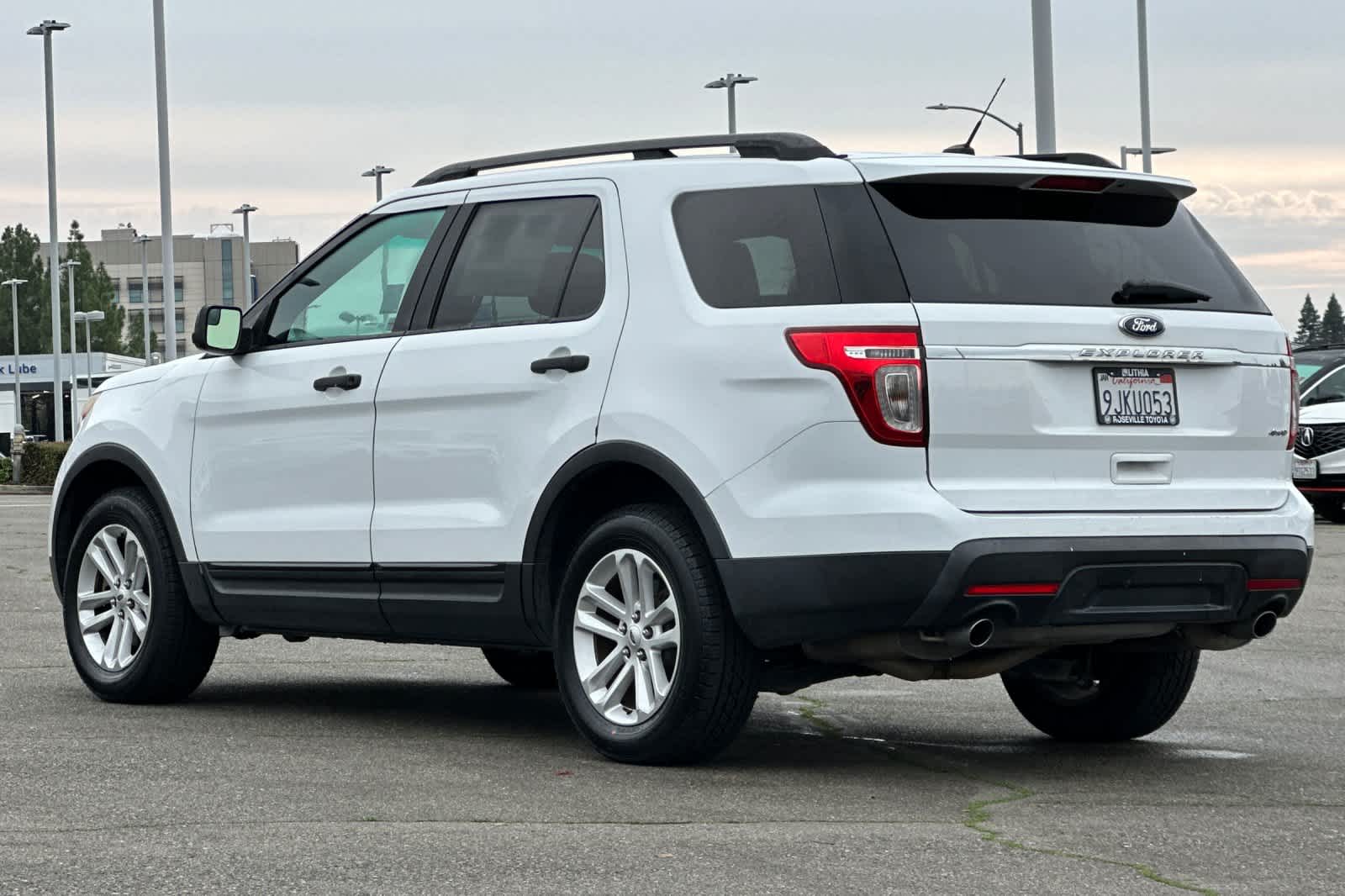 Thumbnail: 2015 Ford Explorer - 7