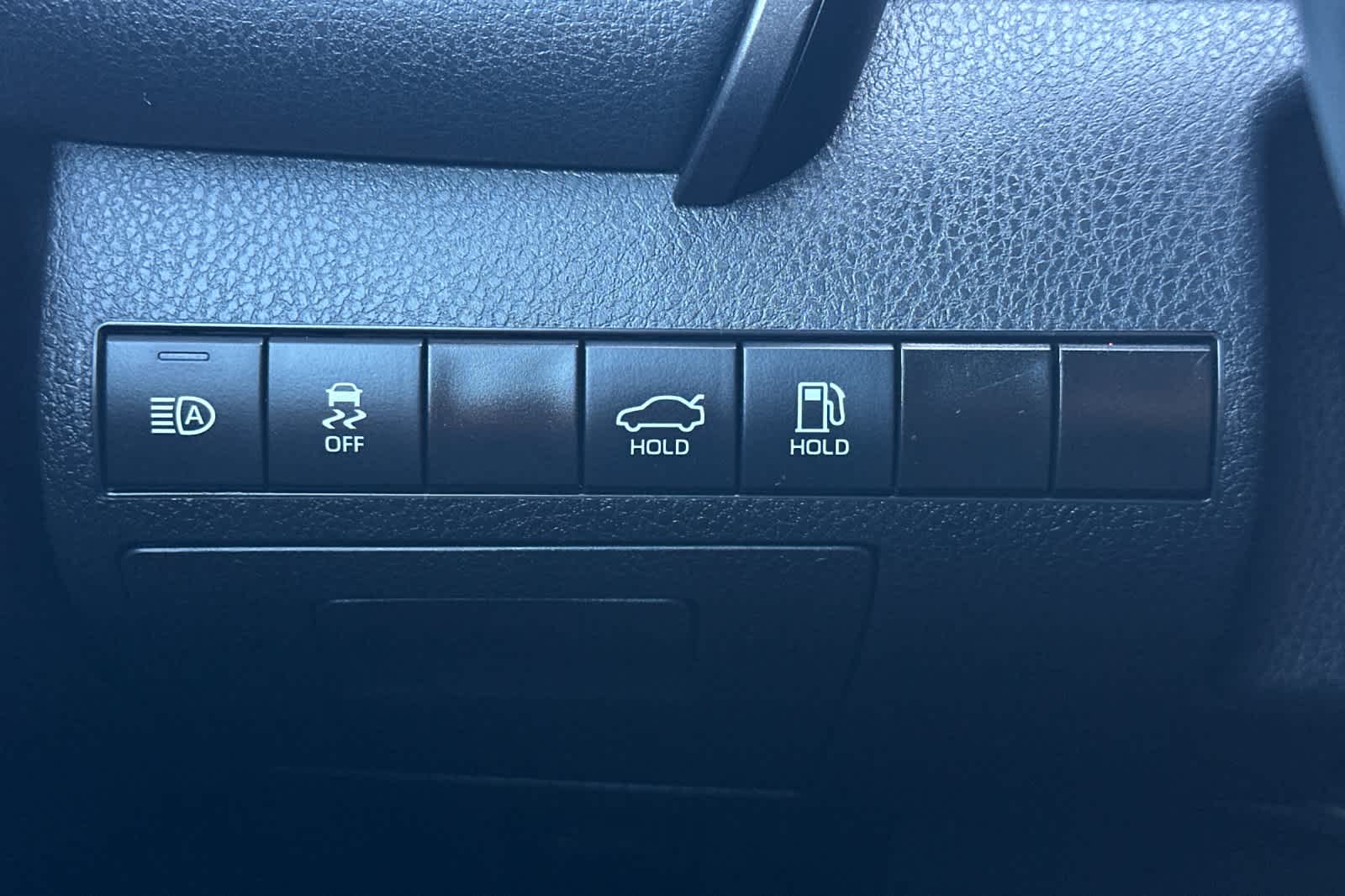 Thumbnail: 2022 Toyota Camry - 28