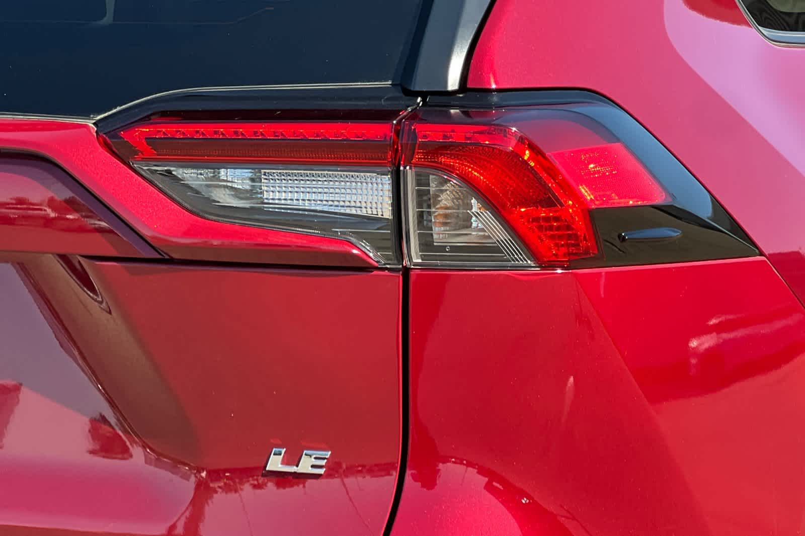 Thumbnail: 2022 Toyota RAV4 - 31