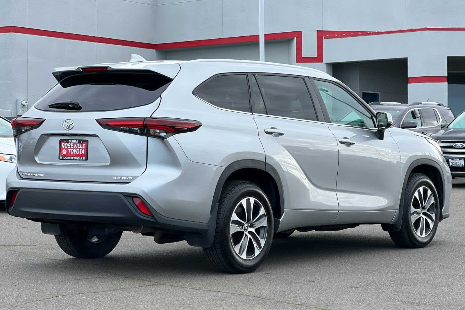 Thumbnail: 2024 Toyota Highlander - 2