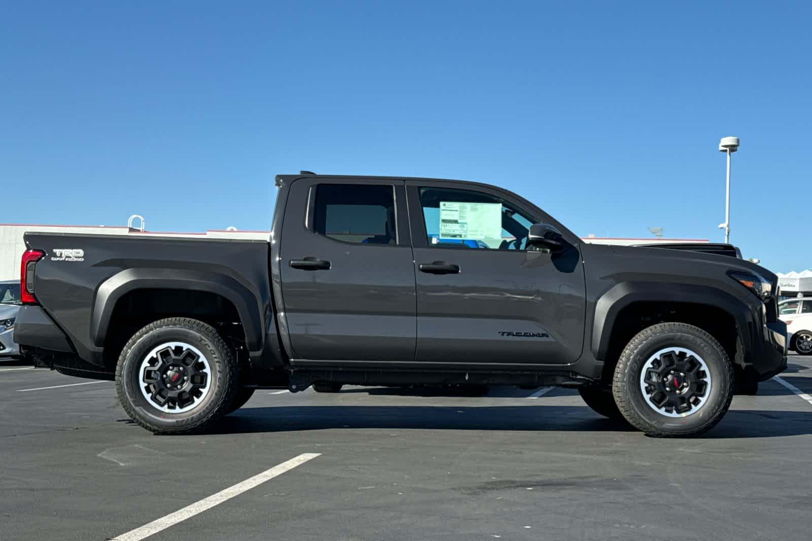 2024 Toyota Tacoma TRD Off-Road 9