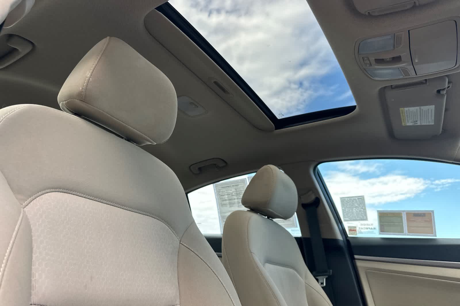 Thumbnail: 2018 Hyundai Elantra - 17