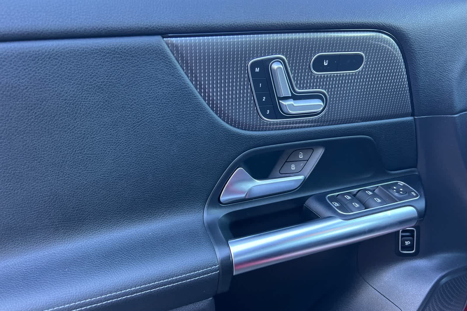 Thumbnail: 2021 Mercedes-Benz GLA - 12