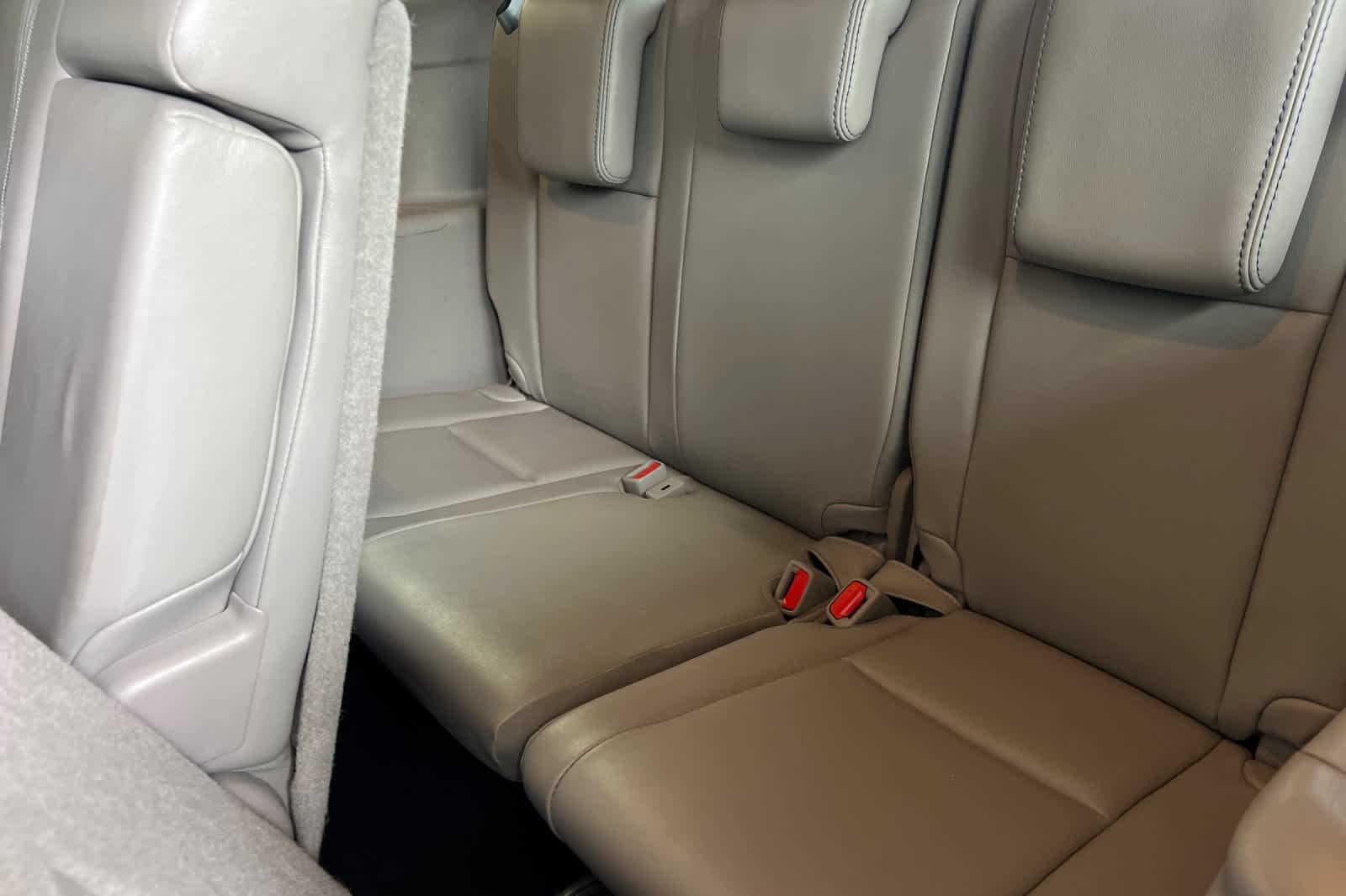 Thumbnail: 2018 Toyota Highlander - 16