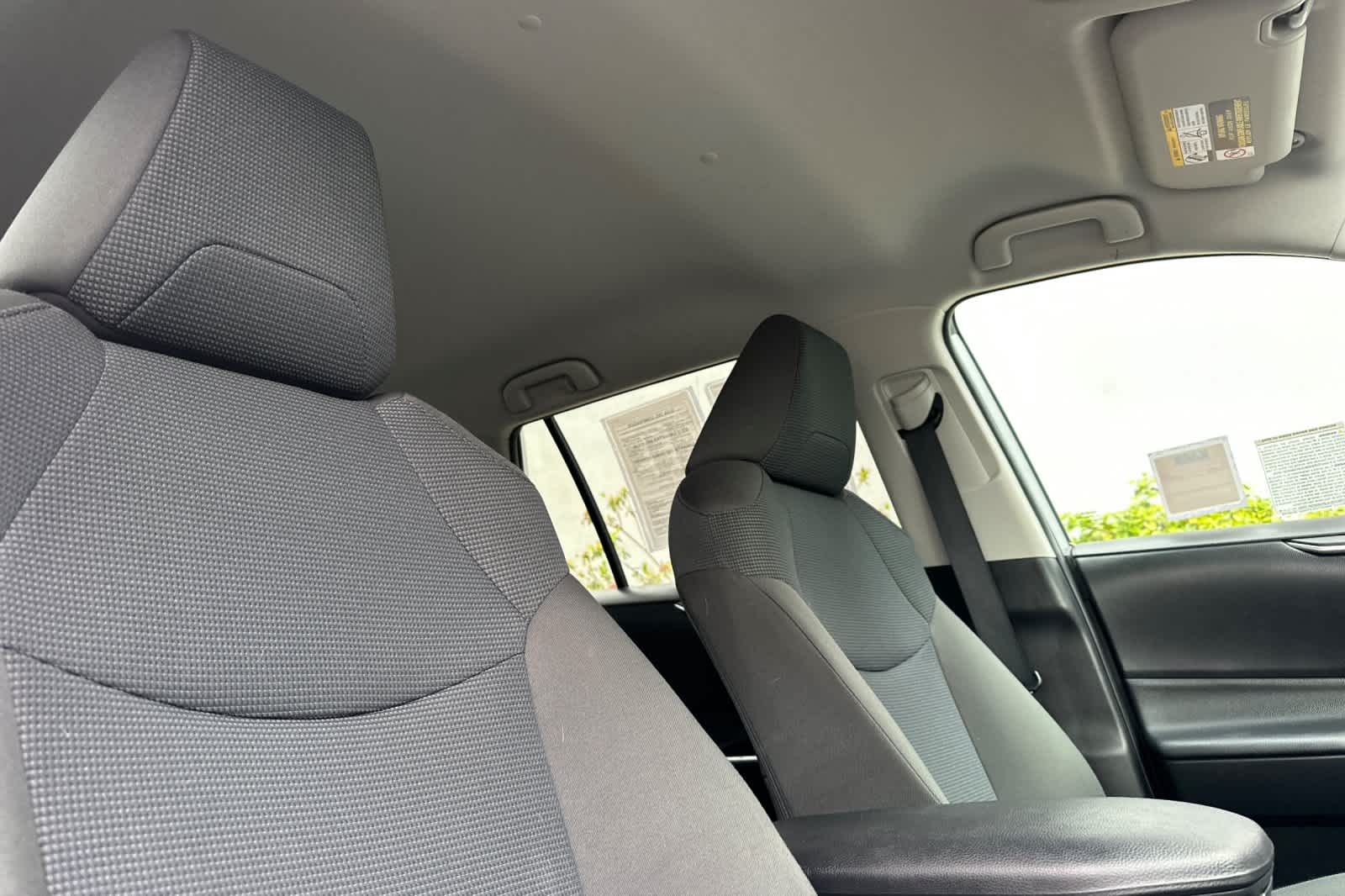 Thumbnail: 2022 Toyota RAV4 - 18