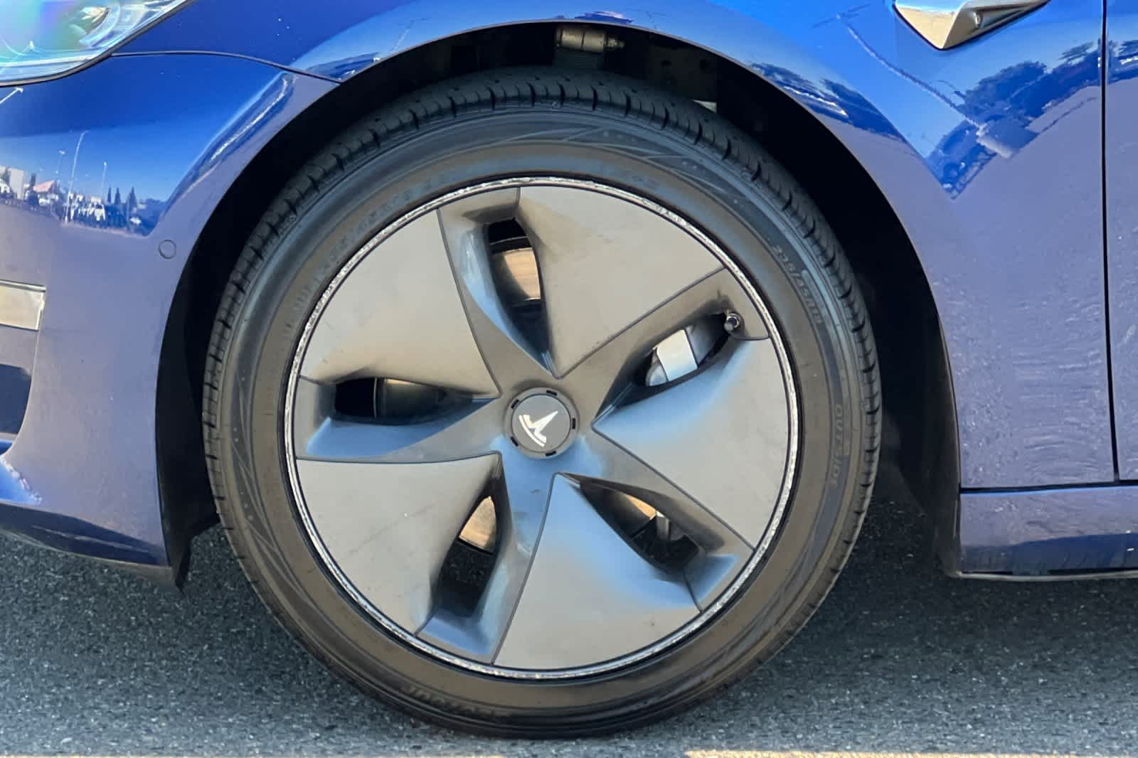 Thumbnail: 2019 Tesla Model 3 - 27