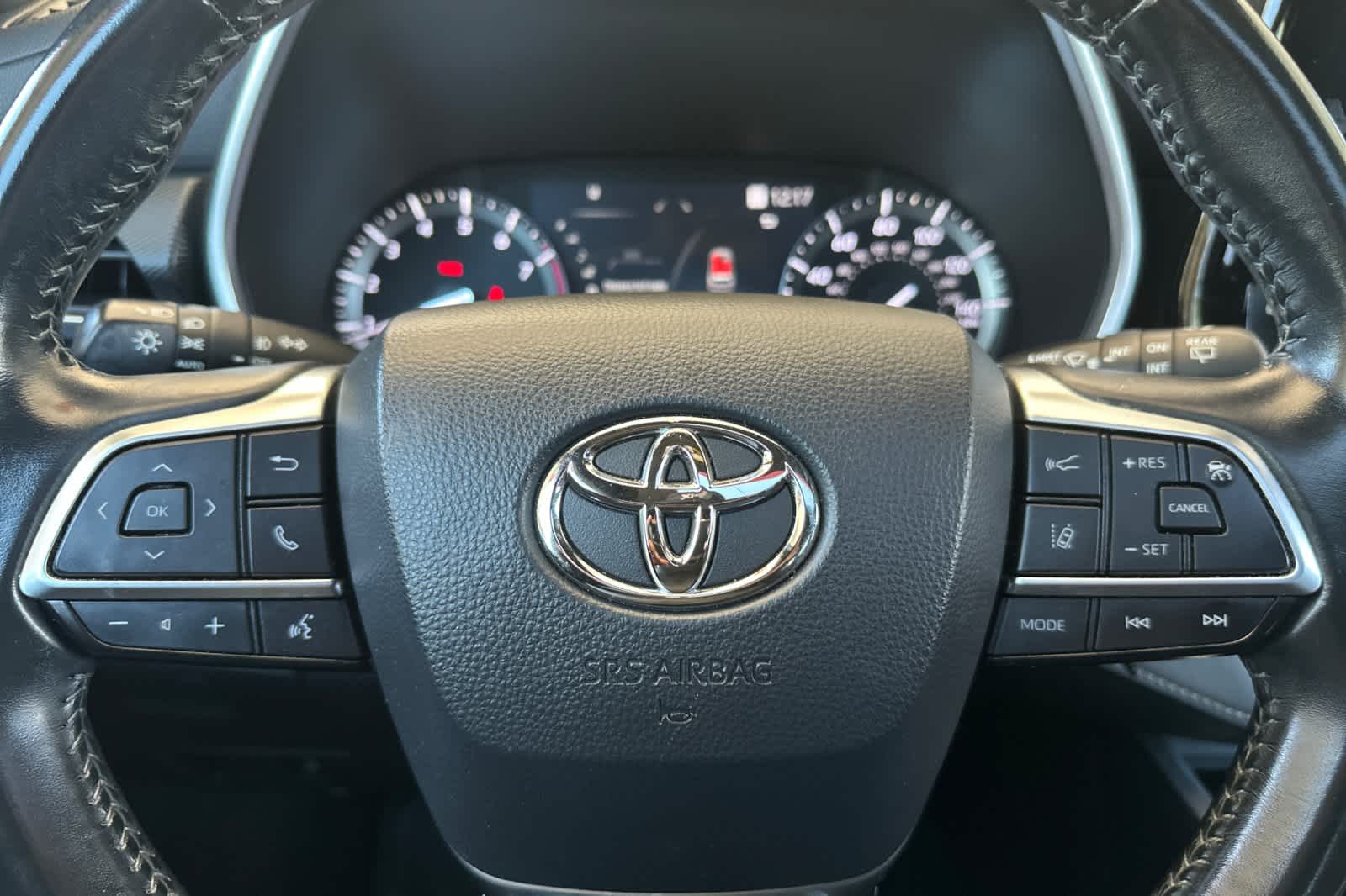 Thumbnail: 2021 Toyota Highlander - 27
