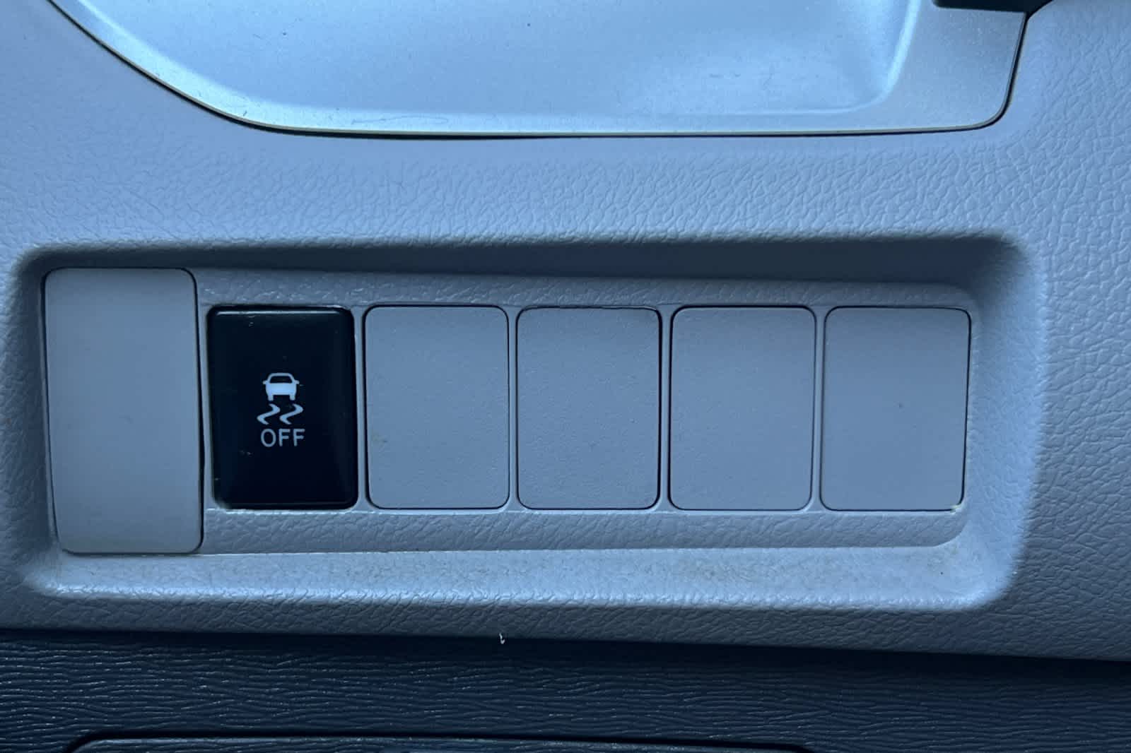 Thumbnail: 2016 Toyota Sienna - 30