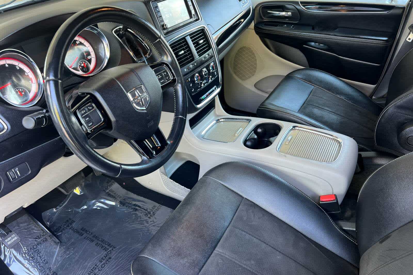Thumbnail: 2019 Dodge Grand Caravan - 11