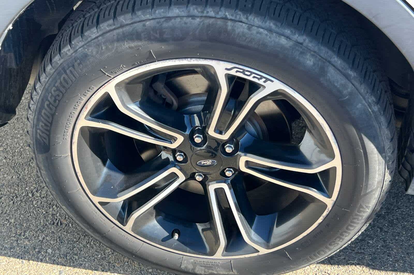 Thumbnail: 2015 Ford Explorer - 14