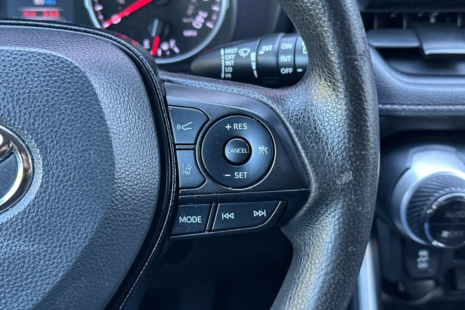 Thumbnail: 2021 Toyota RAV4 - 27