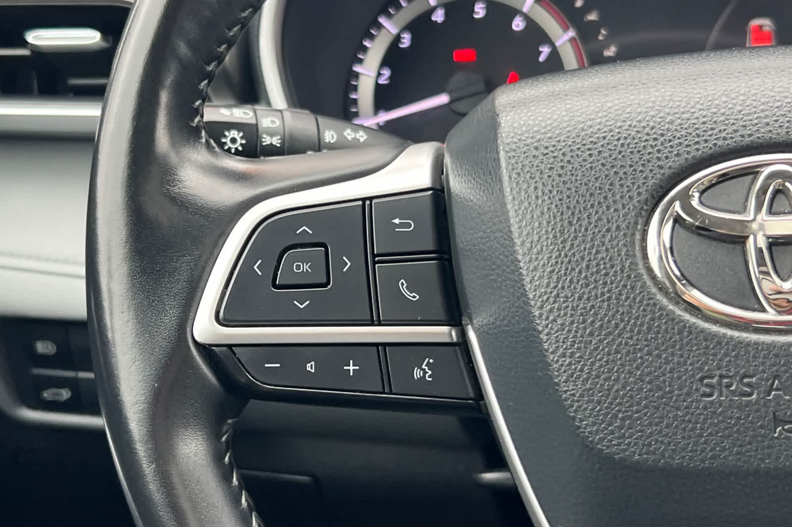 Thumbnail: 2023 Toyota Highlander - 27