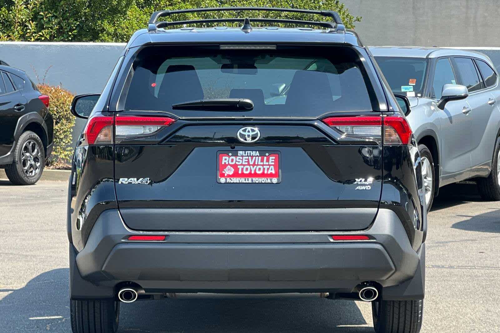 2025 Toyota RAV4 XLE 7