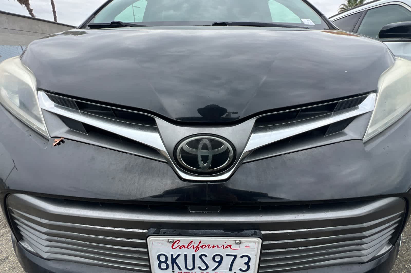 Thumbnail: 2019 Toyota Sienna - 9