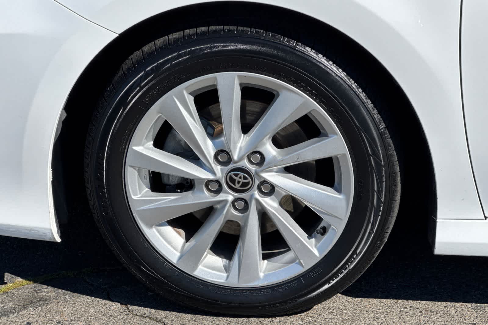 Thumbnail: 2023 Toyota Camry - 28