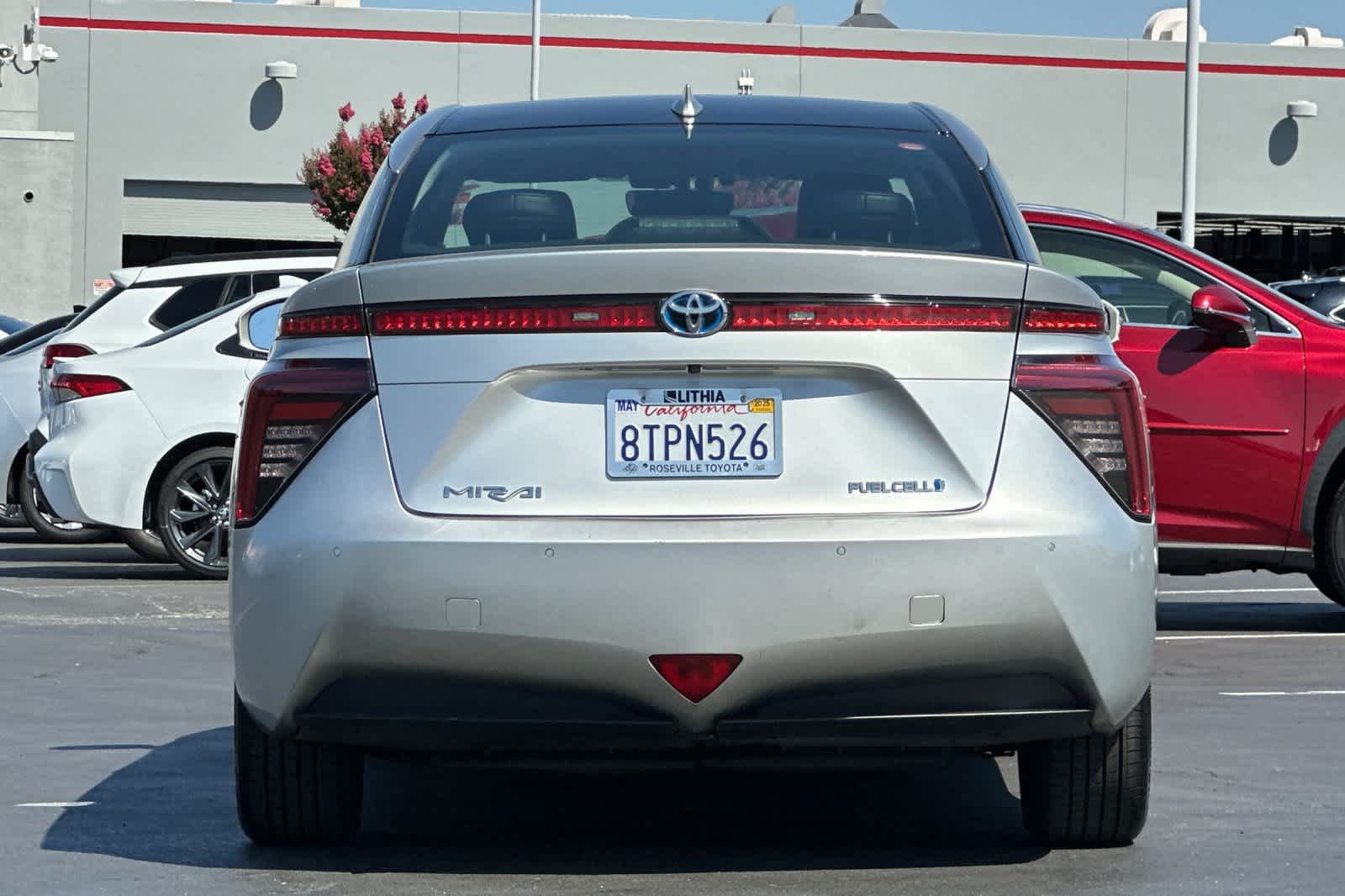 Thumbnail: 2017 Toyota Mirai - 8