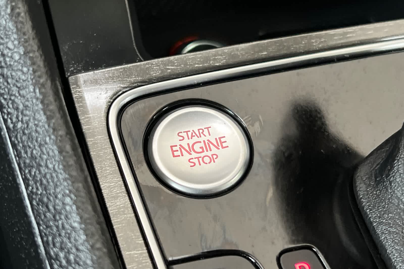 Thumbnail: 2018 Volkswagen Passat - 23