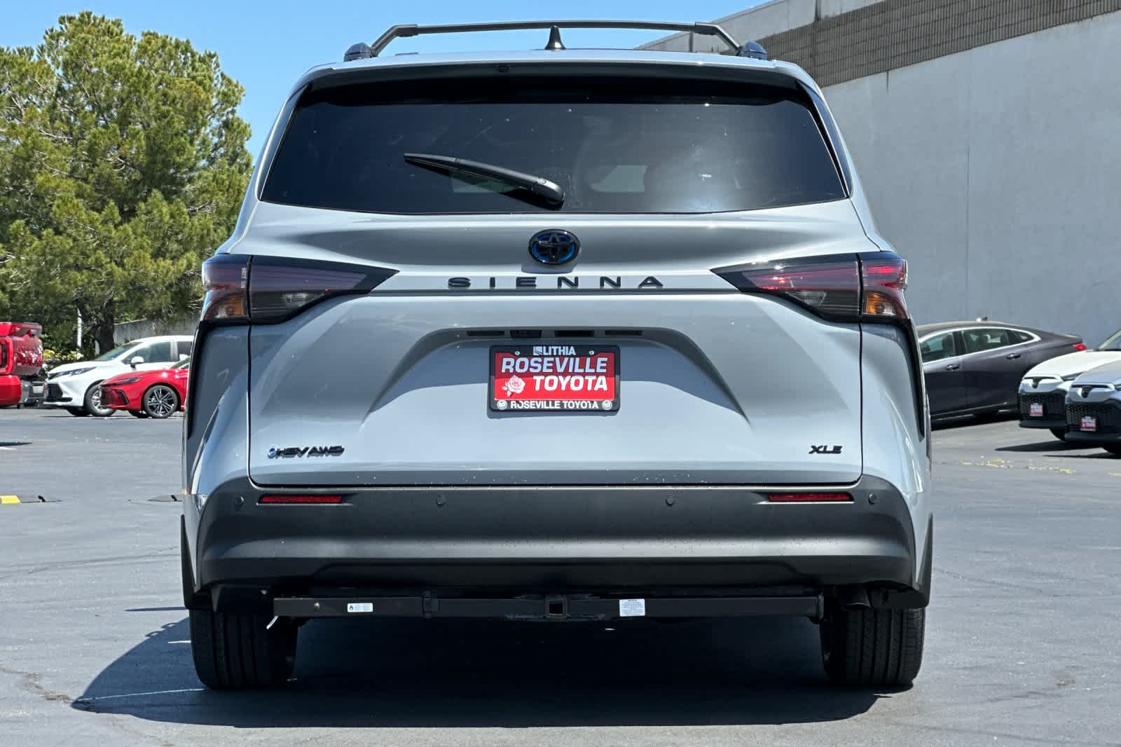 Thumbnail: 2025 Toyota Sienna - 5
