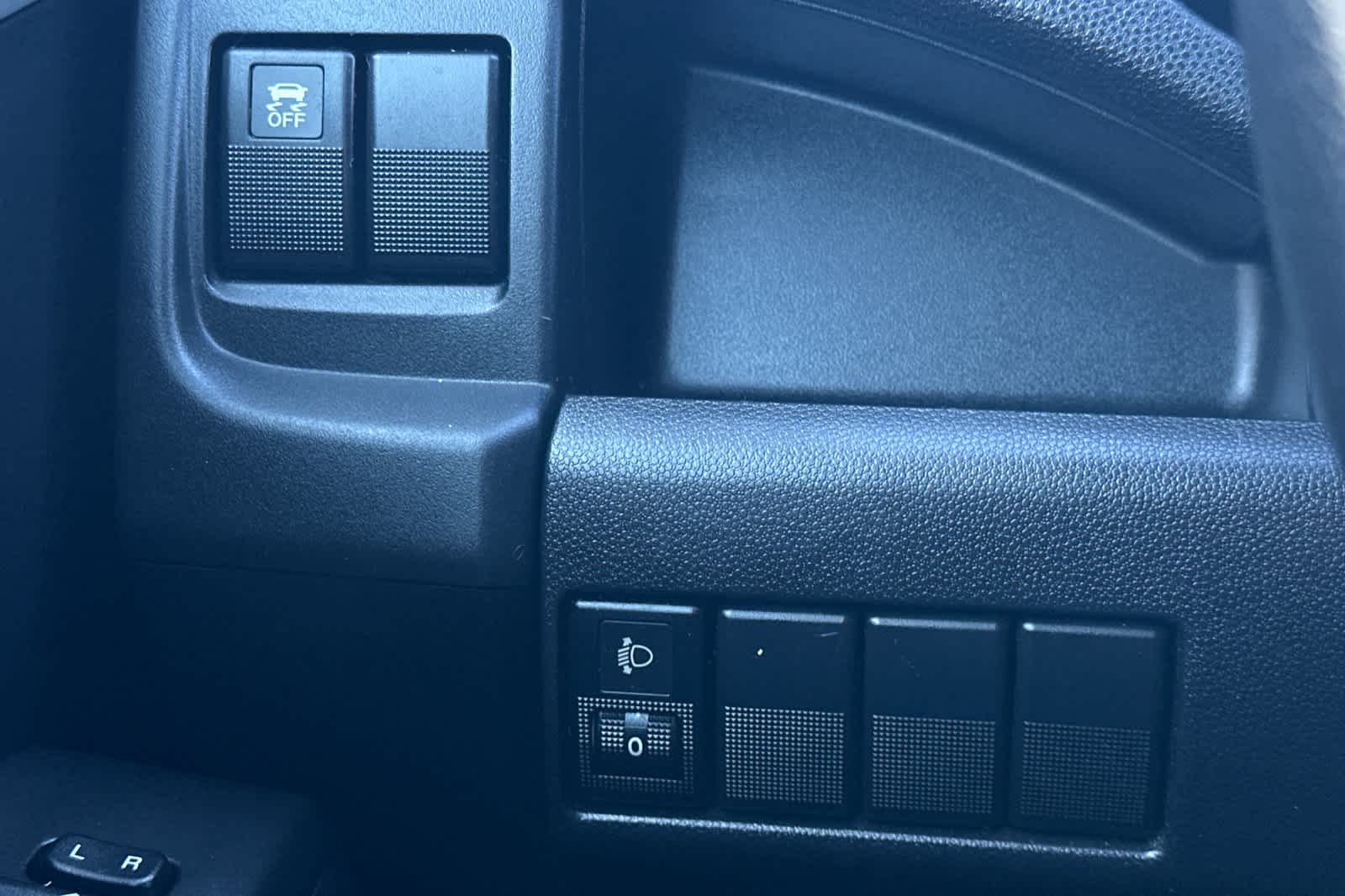 Thumbnail: 2012 Mazda Mazda5 - 29