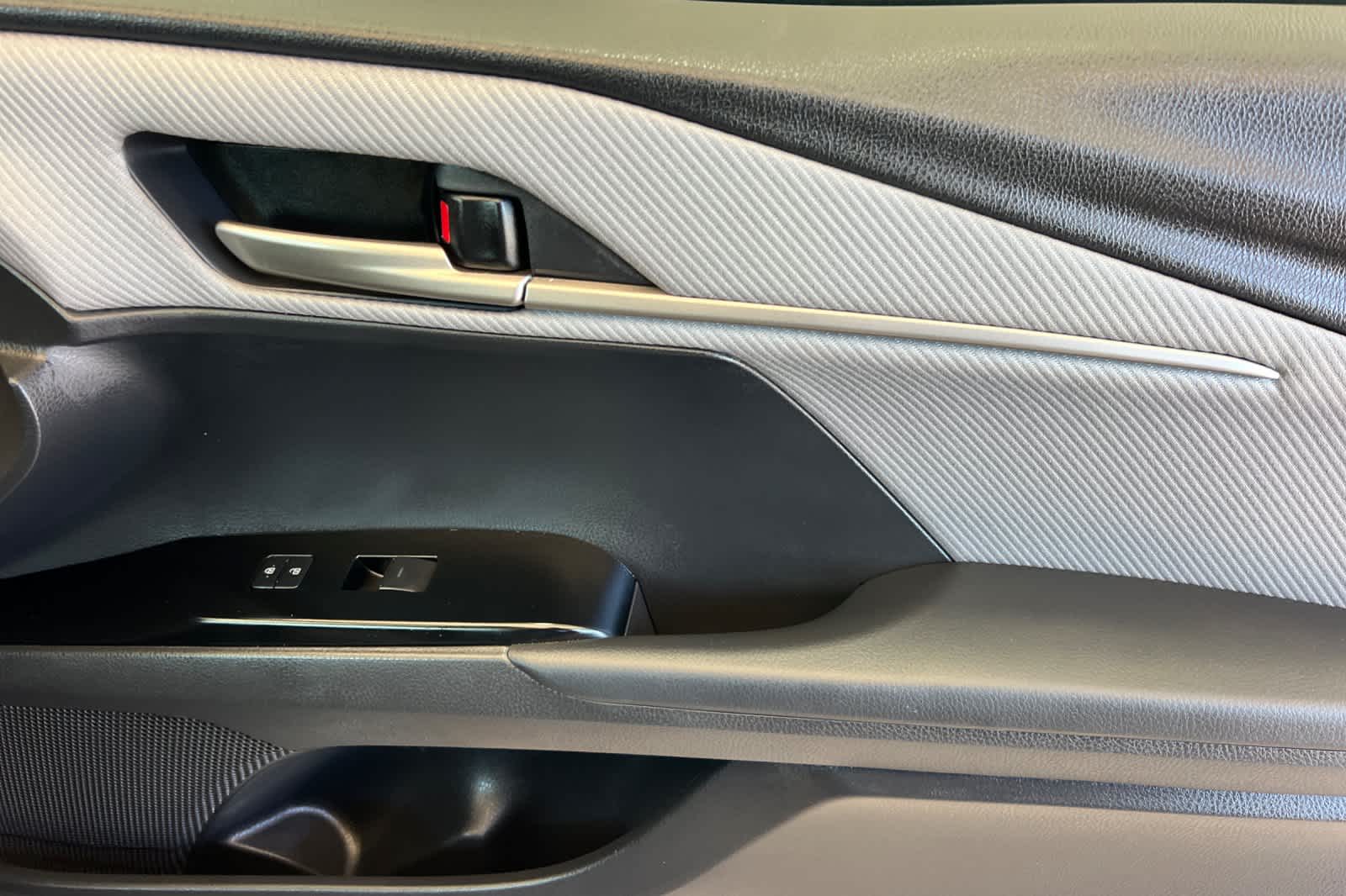 Thumbnail: 2025 Toyota Camry - 18