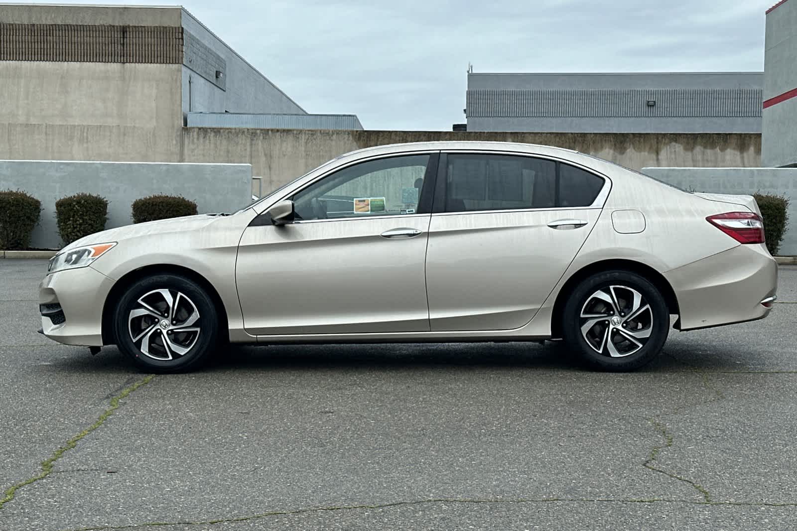 Thumbnail: 2017 Honda Accord - 9