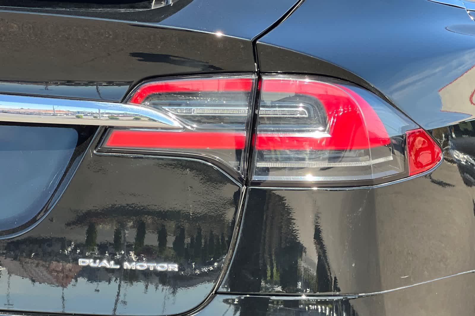 Thumbnail: 2019 Tesla Model X - 31
