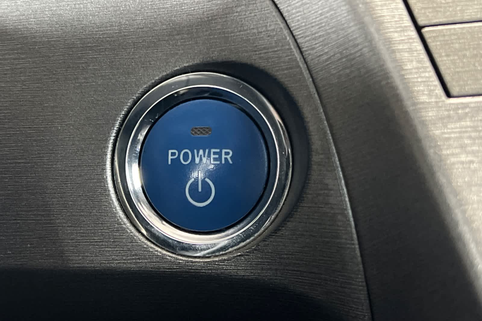 Thumbnail: 2015 Toyota Prius - 23