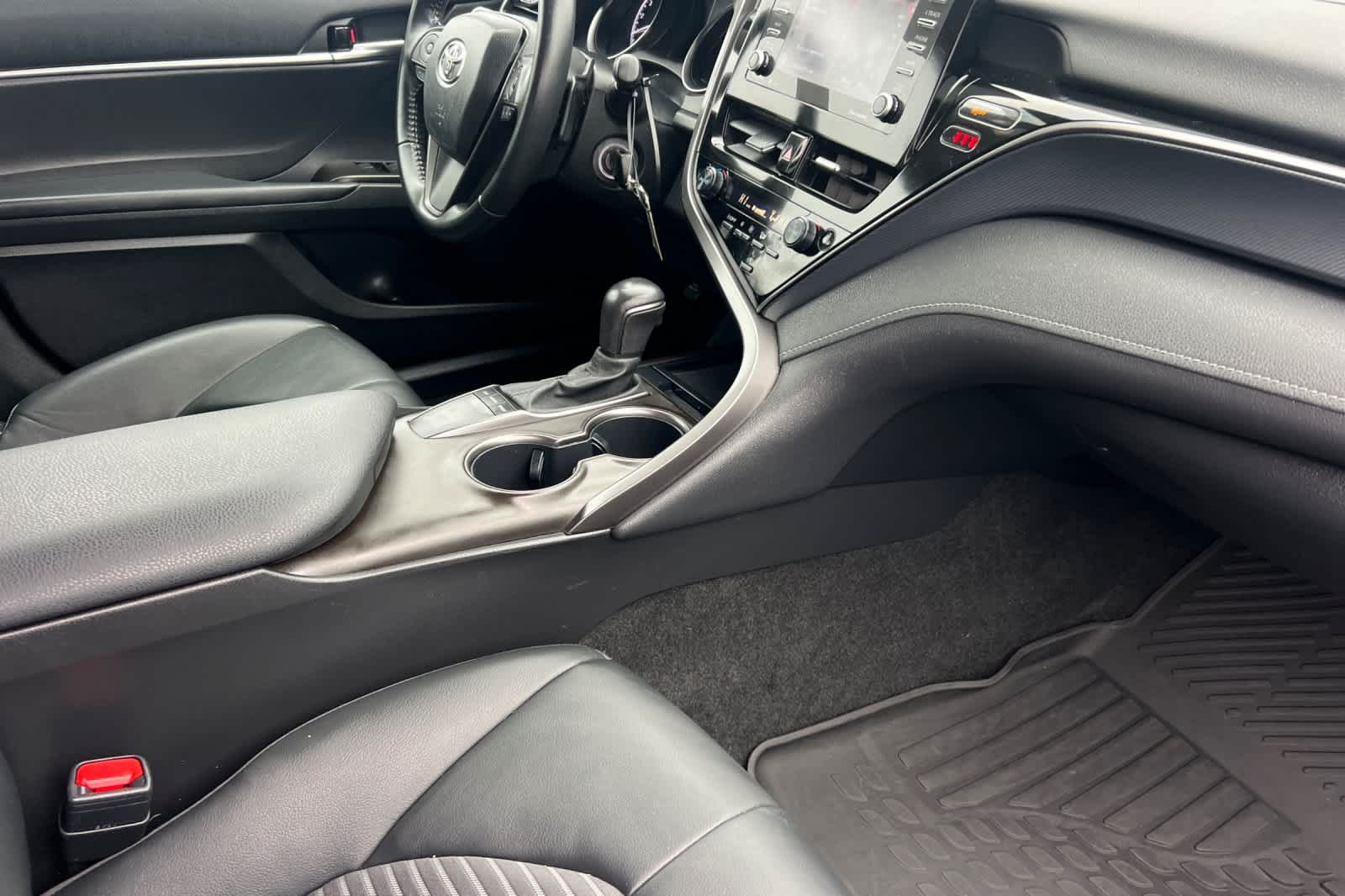 Thumbnail: 2022 Toyota Camry - 15