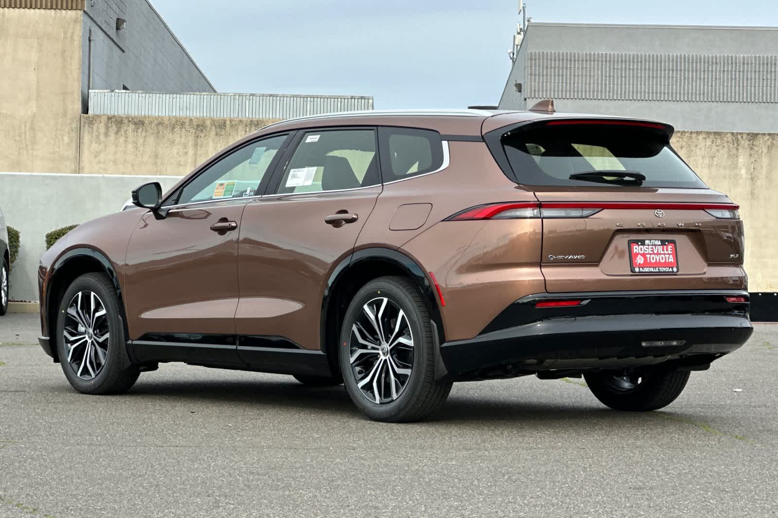 Thumbnail: 2025 Toyota Crown Signia - 6