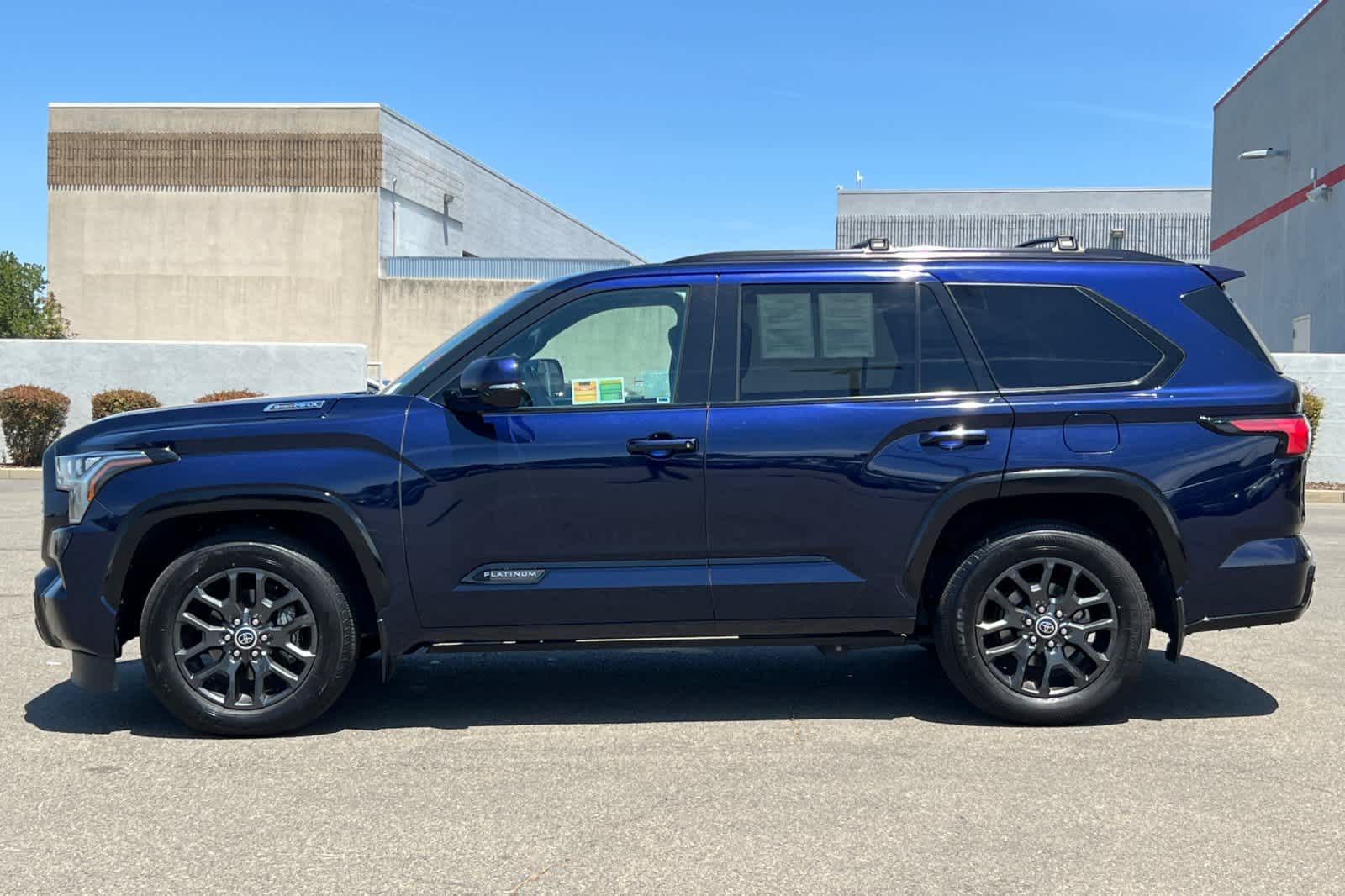 Thumbnail: 2023 Toyota Sequoia - 9