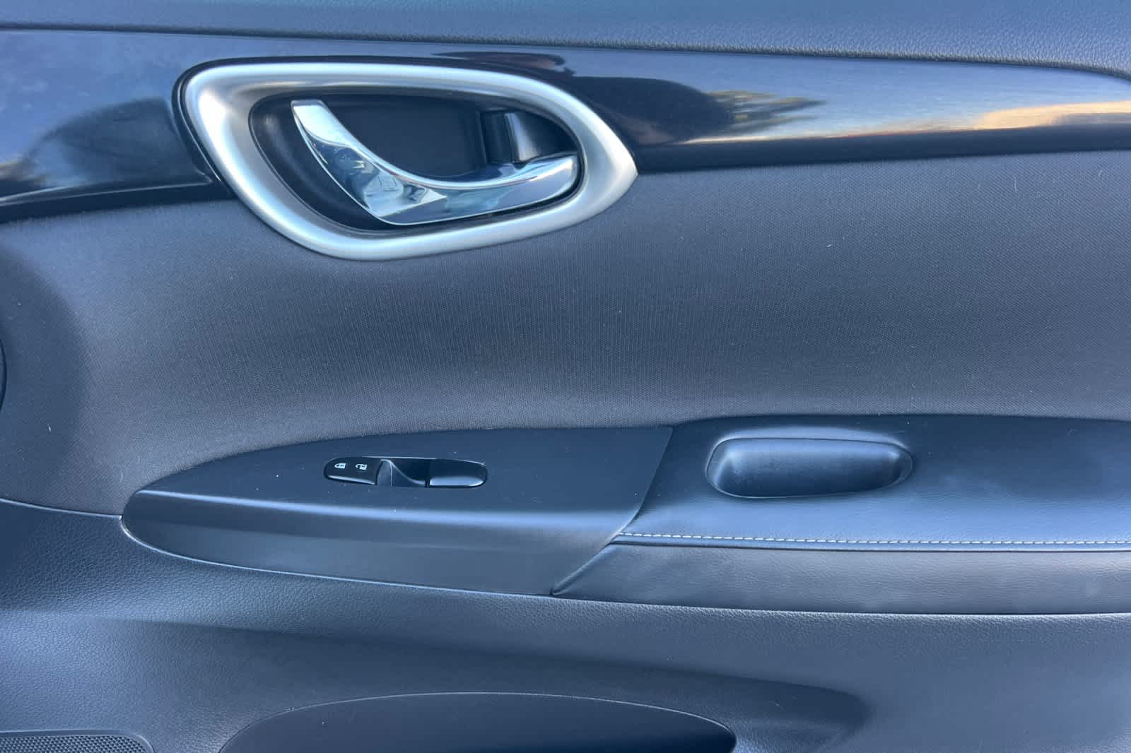 Thumbnail: 2019 Nissan Sentra - 17