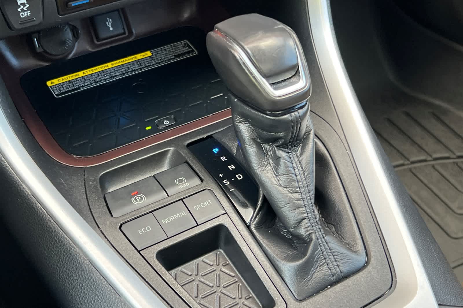 Thumbnail: 2021 Toyota RAV4 - 25