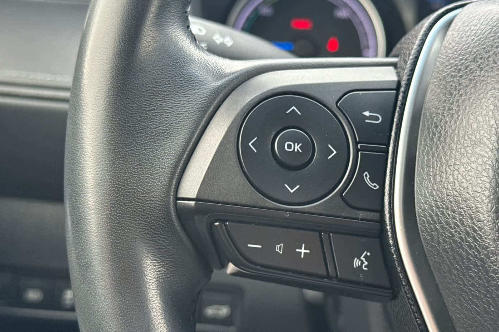 Thumbnail: 2022 Toyota Venza - 26