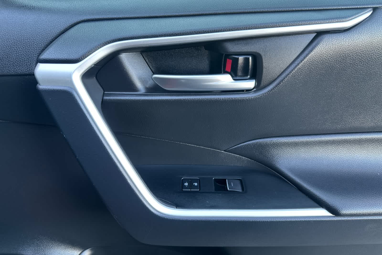 Thumbnail: 2025 Toyota RAV4 - 19