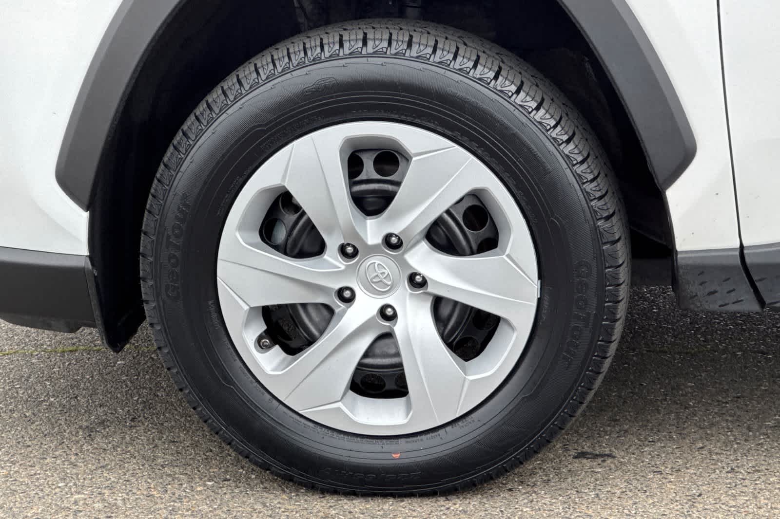 Thumbnail: 2024 Toyota RAV4 - 30