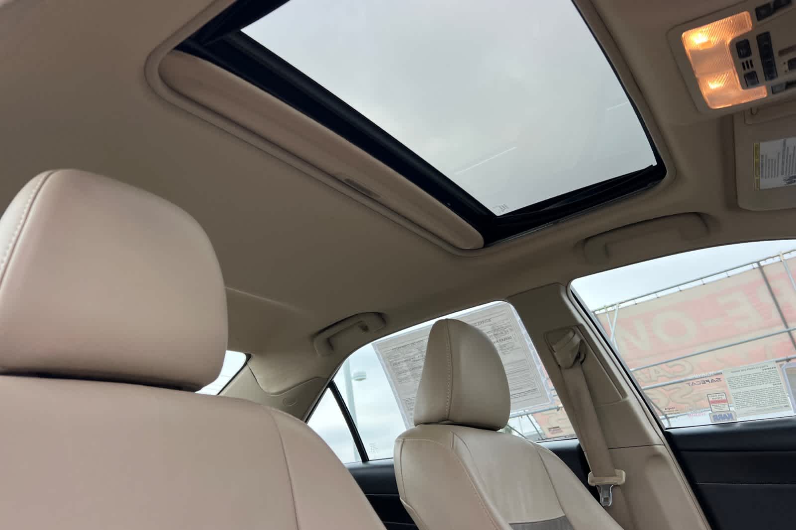 Thumbnail: 2013 Toyota Camry - 17