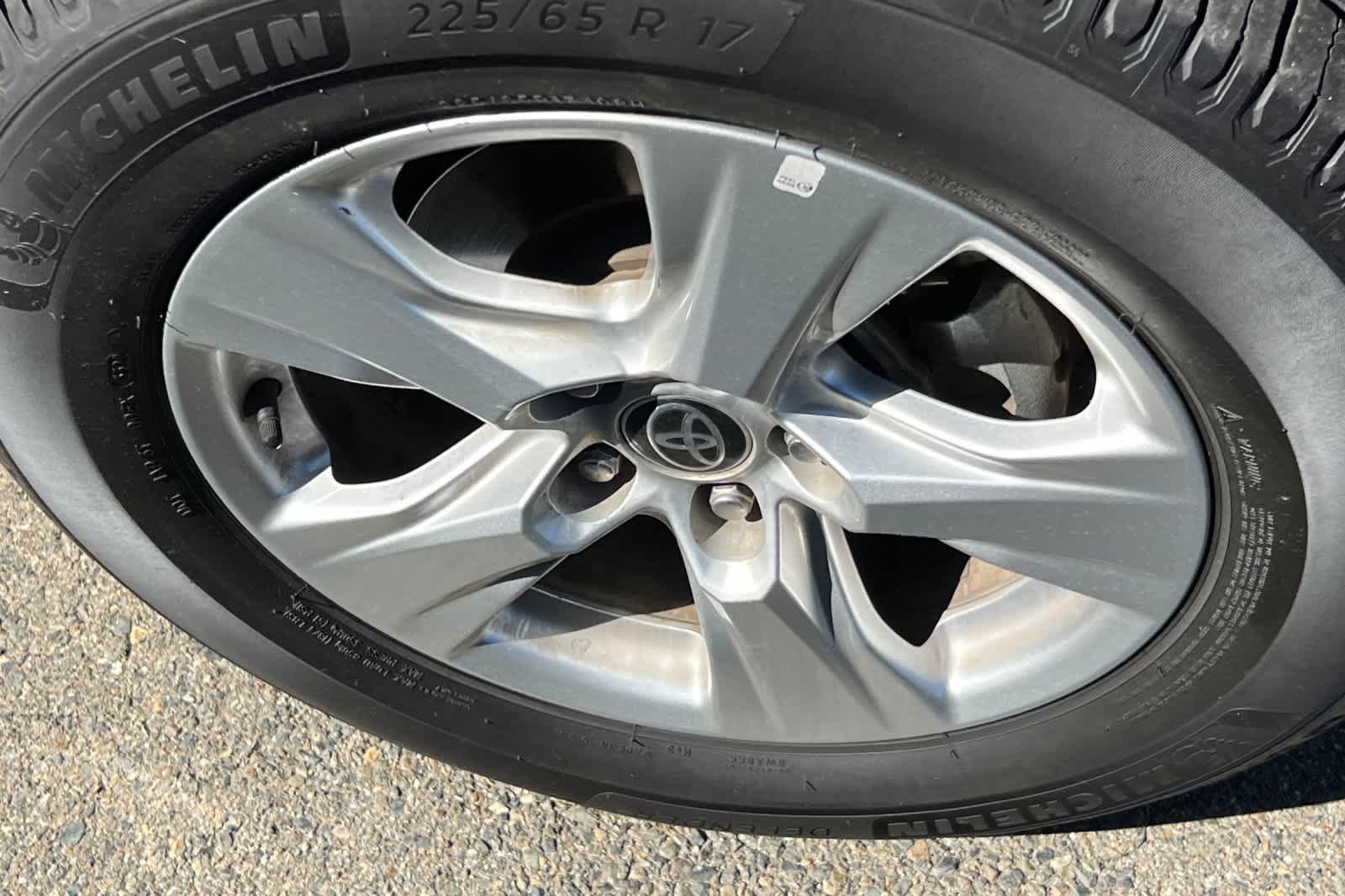 Thumbnail: 2021 Toyota RAV4 - 15