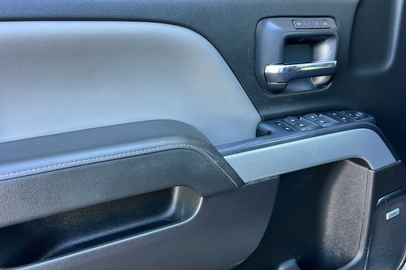 Thumbnail: 2015 Chevrolet Silverado 3500 - 12